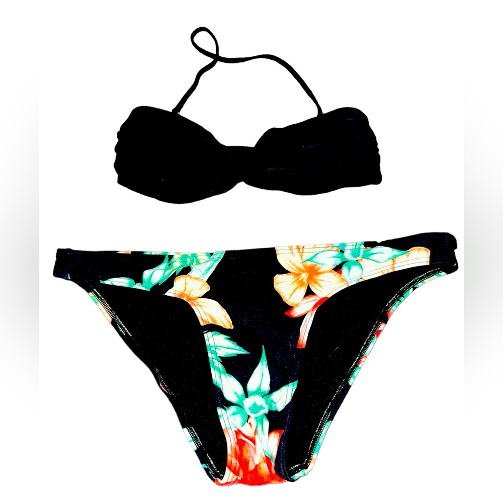 RipCurl bird of paradise M bottoms and a black bandeau top M